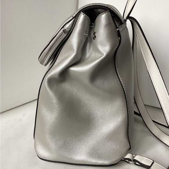 Guess silver back pack - Picture 5 of 6